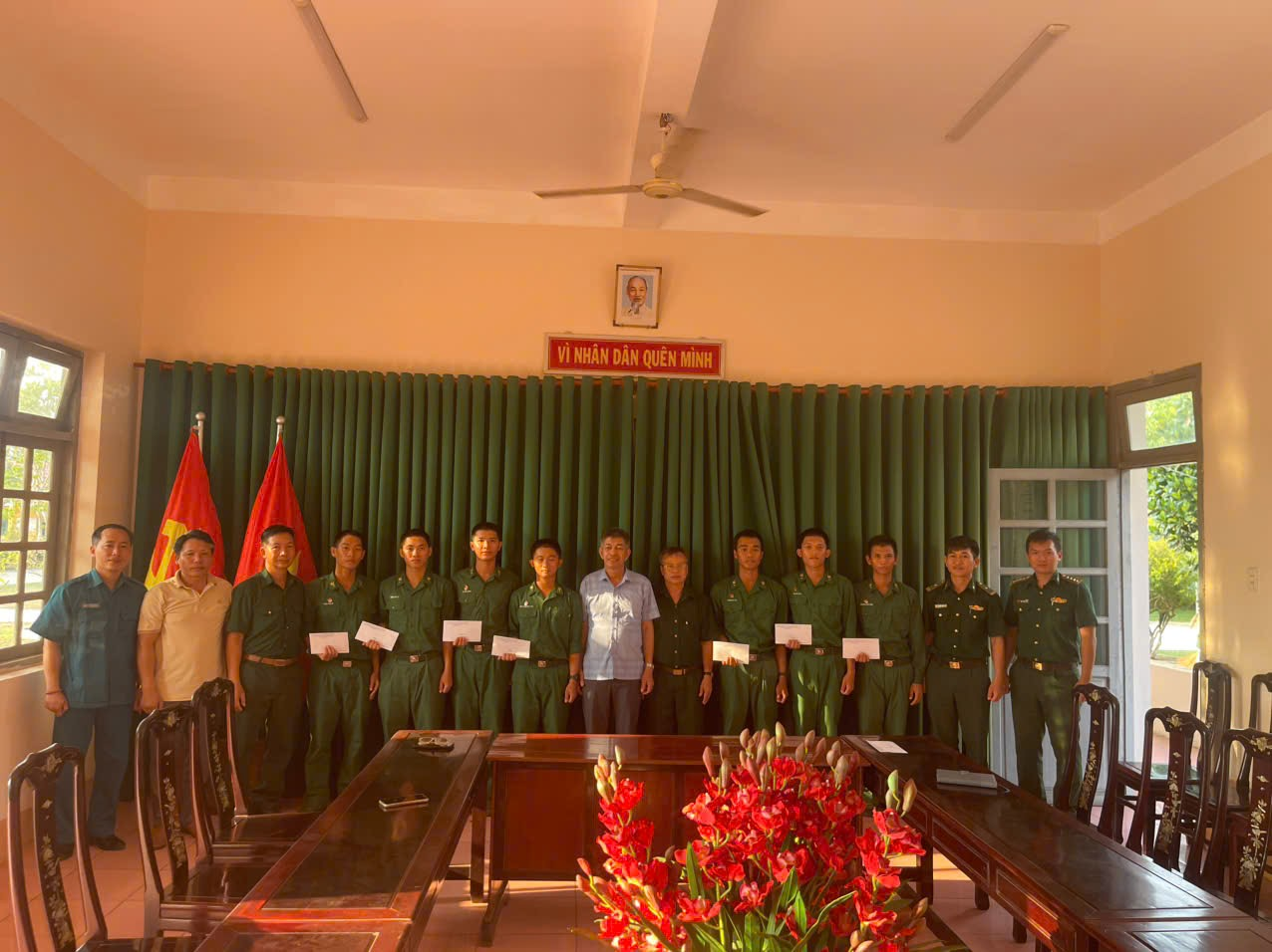thăm chiến sỹ mới